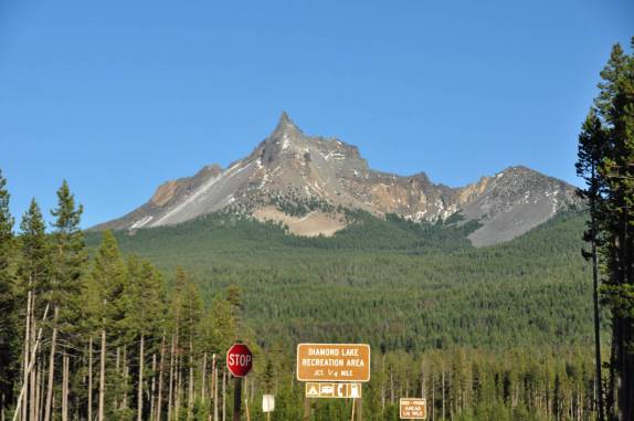 Mt. Thielsen, um antigo vulcão erodido pelo tempo, na Umpqua National Forest, no sul do Oregon, estado da costa oeste dos Estados Unidos